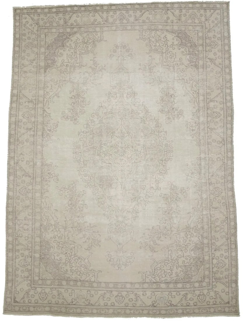 Vintage 8x11 ft Handmade Wool Oriental Floral Rug 1950-1959: Vintage 8x11 ft Handmade Wool Oriental Floral Rug 1950-1959 This exquisite handmade antique oriental rug features a classic distressed design with muted colors, making it an elegant addition to any sp