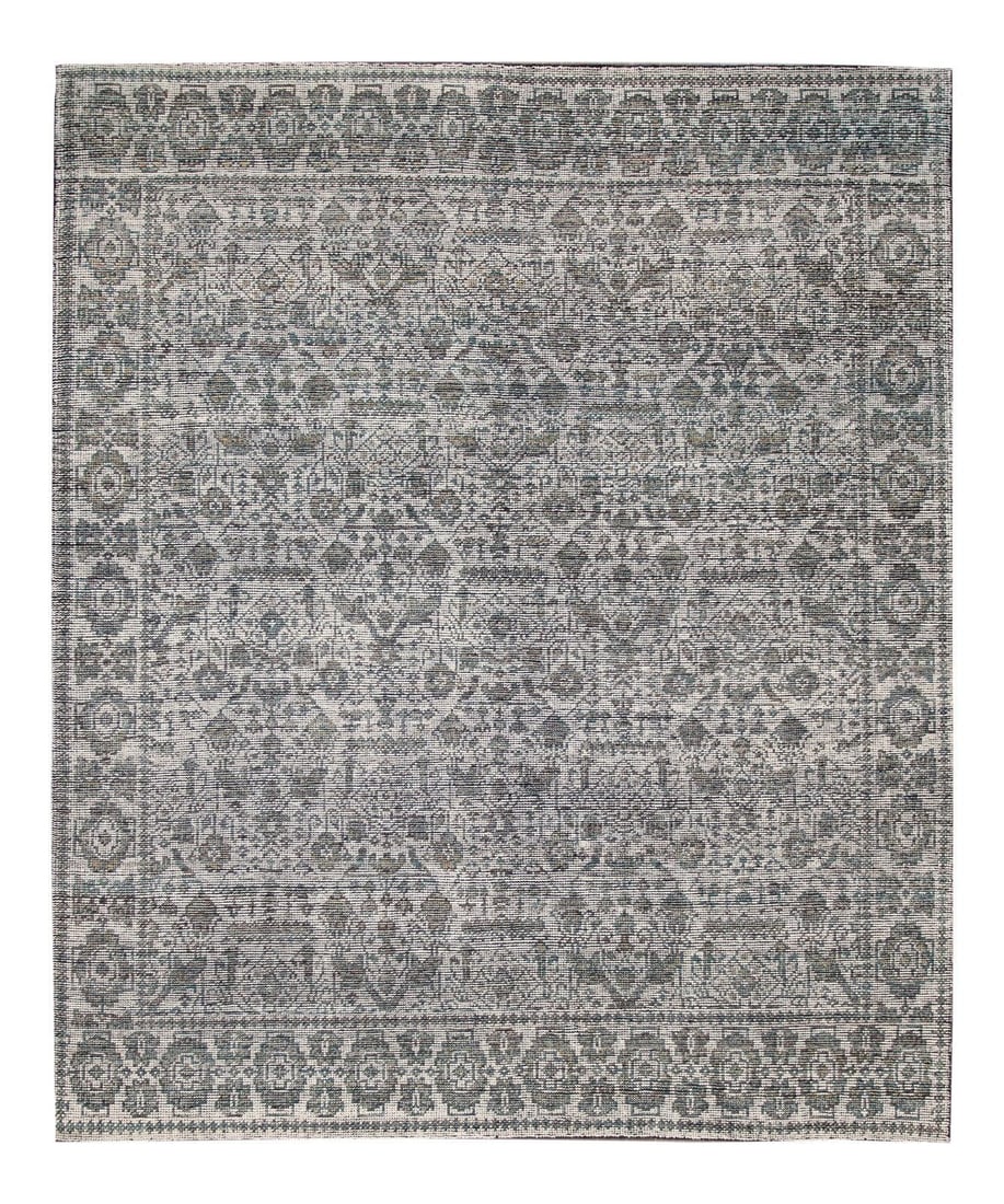 Contemporary Indian Soumak Wool Rug 8'2" x 10' Gray Medallion Design: Contemporary Indian Soumak Wool Rug 8'2" x 10' Gray Medallion Design Enhance your living space with this stunning contemporary Soumak style wool rug. Featuring a beautiful light gray field with intric