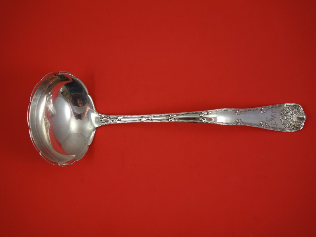 Tiffany & Co Wave Edge Sterling Silver Soup Ladle 13 1/4 Inch Ruffled Edge: Tiffany & Co Wave Edge Sterling Silver Soup Ladle 13 1/4 Inch Ruffled Edge This exquisite Wave Edge soup ladle by Tiffany & Co. is crafted from high-quality sterling silver, showcasing a beautiful ruf