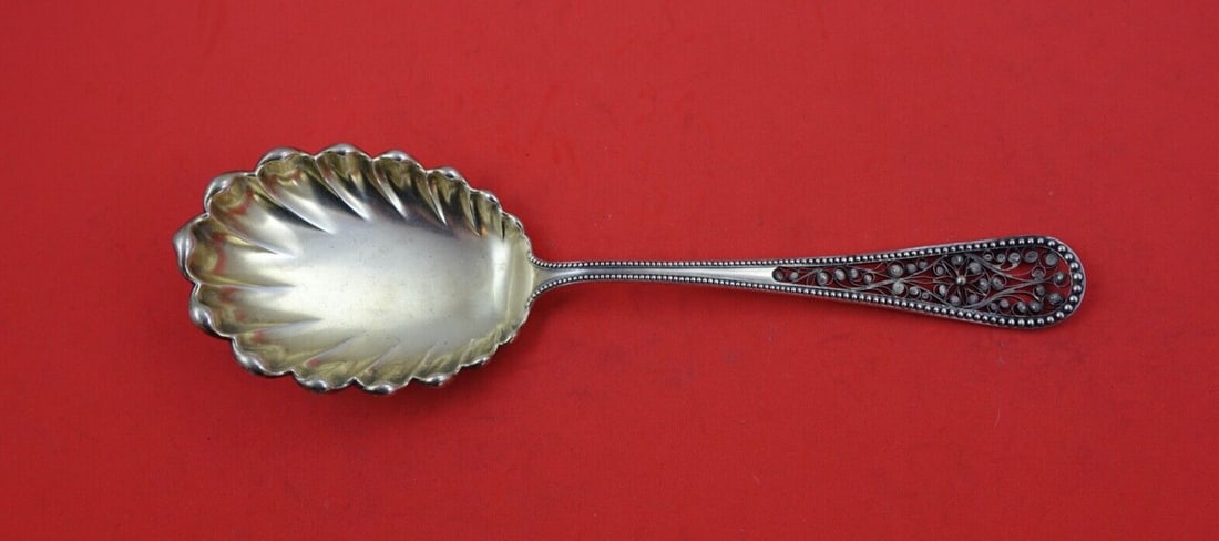 Dirksen Filigree Sterling Silver Berry Spoon Gold Wash 8 Inch: Dirksen Filigree Sterling Silver Berry Spoon Gold Wash 8 Inch This exquisite berry spoon features a stunning filigree pattern crafted by Dirksen. Made from high-quality sterling silver and enhanced wi