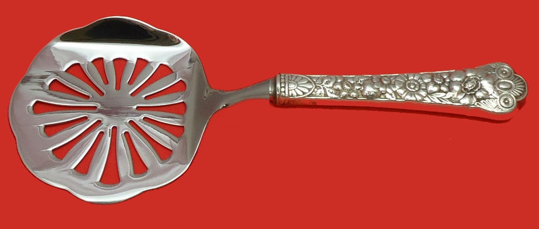 Gorham Cluny Sterling Silver Custom Tomato Server 8.5" Monogrammed: Gorham Cluny Sterling Silver Custom Tomato Server 8.5" Monogrammed This exquisite tomato server is a custom-made piece from the renowned Cluny pattern by Gorham. Crafted from sterling silver with a ho