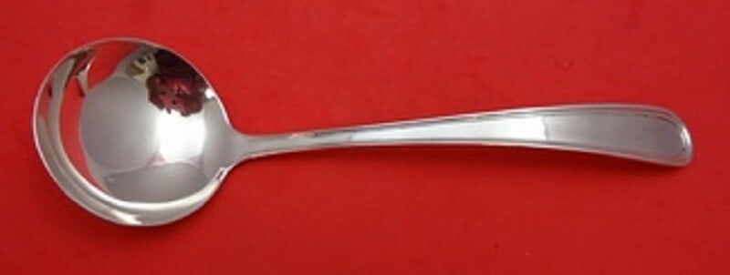 Vintage Kirk Calvert Sterling Silver Gravy Ladle 7.25 Inches: Vintage Kirk Calvert Sterling Silver Gravy Ladle 7.25 Inches Presenting a vintage Calvert by Kirk sterling silver gravy ladle, measuring 7 1/4 inches. Crafted between 1900 and 1940, this exquisite pie