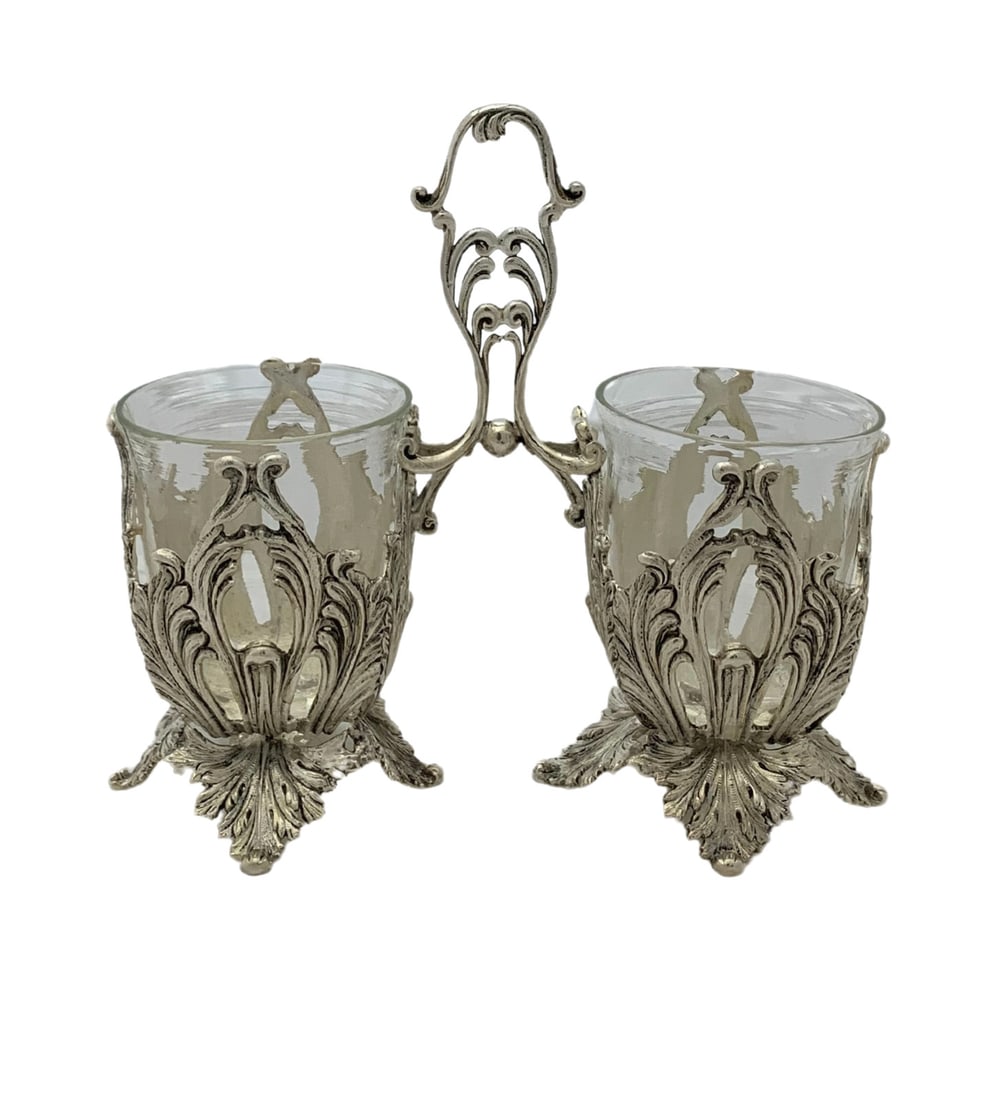 Handmade 925 Sterling Silver Leaf Double Salt Holder Made in Turkey: Handmade 925 Sterling Silver Leaf Double Salt Holder Made in Turkey This exquisite double salt holder is crafted from fine 925 sterling silver, showcasing a beautiful handmade leaf applique design tha