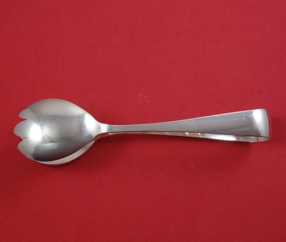 Gorham Plain Sterling Silver Small Ice Tongs 6.25 Vintage Serving Piece: Gorham Plain Sterling Silver Small Ice Tongs 6.25 Vintage Serving Piece Enhance your serving experience with these vintage Gorham Plain Sterling Silver Small Ice Tongs. Measuring 6 1/4 inches in lengt