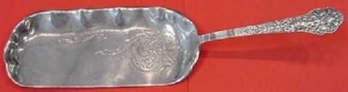 Gorham Medici Old Sterling Silver Crumber 12 Inch Brite-Cut: Gorham Medici Old Sterling Silver Crumber 12 Inch Brite-Cut This exquisite crumber features the Medici Old pattern by Gorham, crafted from high-quality sterling silver. Measuring 12 inches, it showcas