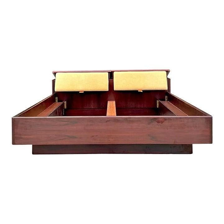 Queen Size Rosewood Bedframe Set by Drylund Mid Century Modern: Queen Size Rosewood Bedframe Set by Drylund Mid Century Modern This vintage Drylund queen bedframe set features classic mid-century modern design, crafted from richly grained rosewood in a striking ox