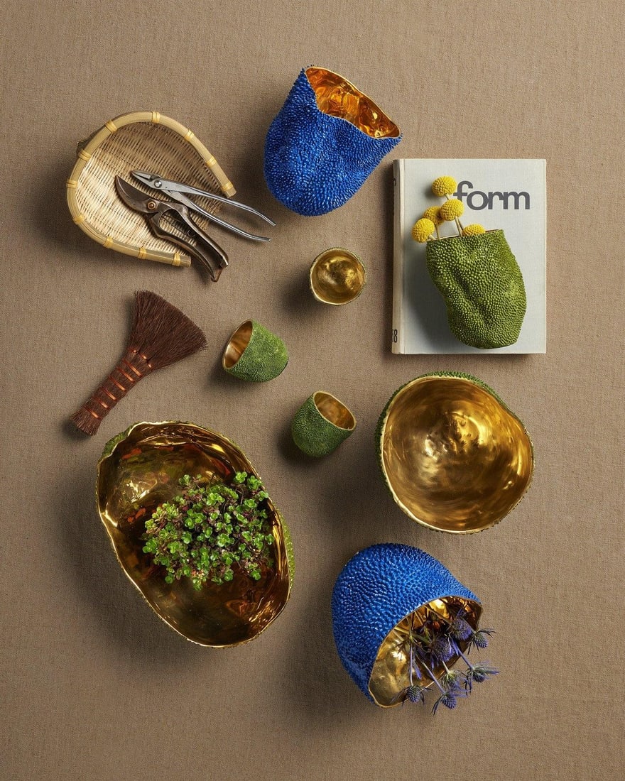 Currey Contemporary Green-Gold Bronze Vase Set of 3: Currey Contemporary Green-Gold Bronze Vase Set of 3 Elevate your decor with this stunning set of three Green-Gold Bronze Jackfruit Vases. Crafted from high-quality bronze, these contemporary-style vas