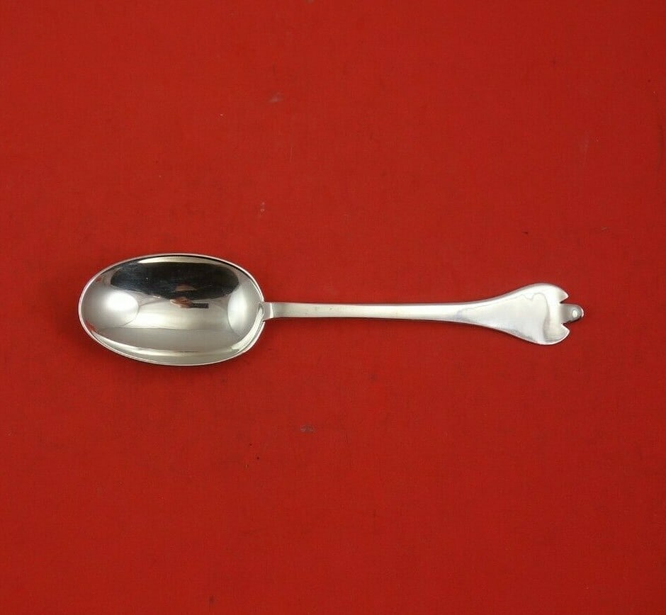 Thomas Bradbury and Son Trifed Sterling Silver 7 Inch Soup Spoon: Thomas Bradbury and Son Trifed Sterling Silver 7 Inch Soup Spoon This exquisite 7" place soup spoon is crafted from sterling silver and features the elegant Trifed pattern by Thomas Bradbury and Son,