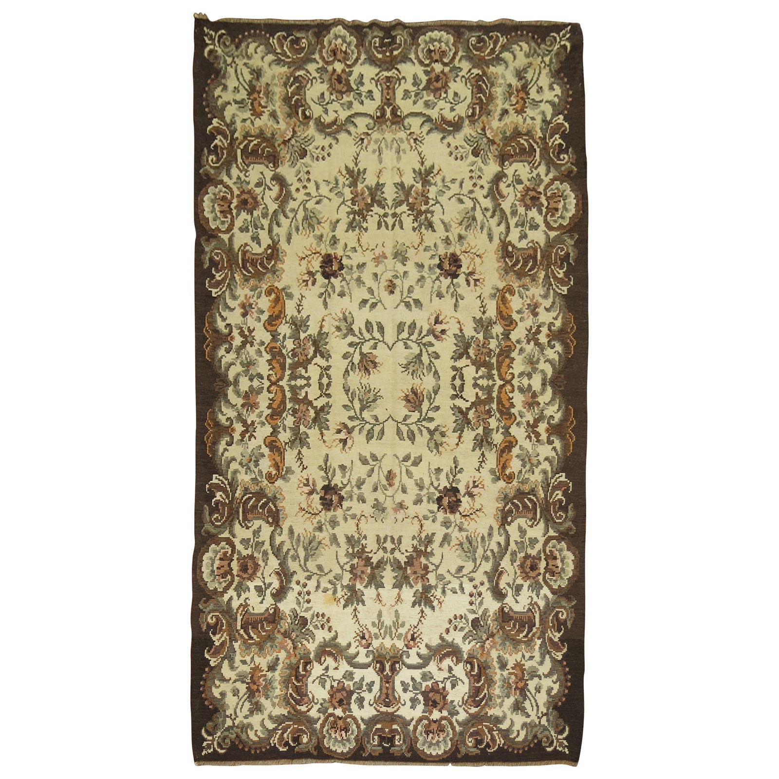 Vintage Mid-Century Besserabian Kilim Rug Wool 5'6 x 9'8 Russia 1940: Vintage Mid-Century Besserabian Kilim Rug Wool 5'6 x 9'8 Russia 1940 Explore the timeless beauty of this Vintage Besserabian Kilim, a stunning piece that showcases exquisite floral elements typical of