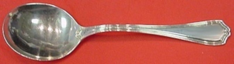 Reed and Barton Hepplewhite Sterling Silver Gumbo Spoon 7 Inch: Reed and Barton Hepplewhite Sterling Silver Gumbo Spoon 7 Inch This exquisite gumbo soup spoon is part of the Hepplewhite pattern by Reed and Barton, crafted from high-quality sterling silver. Measuri