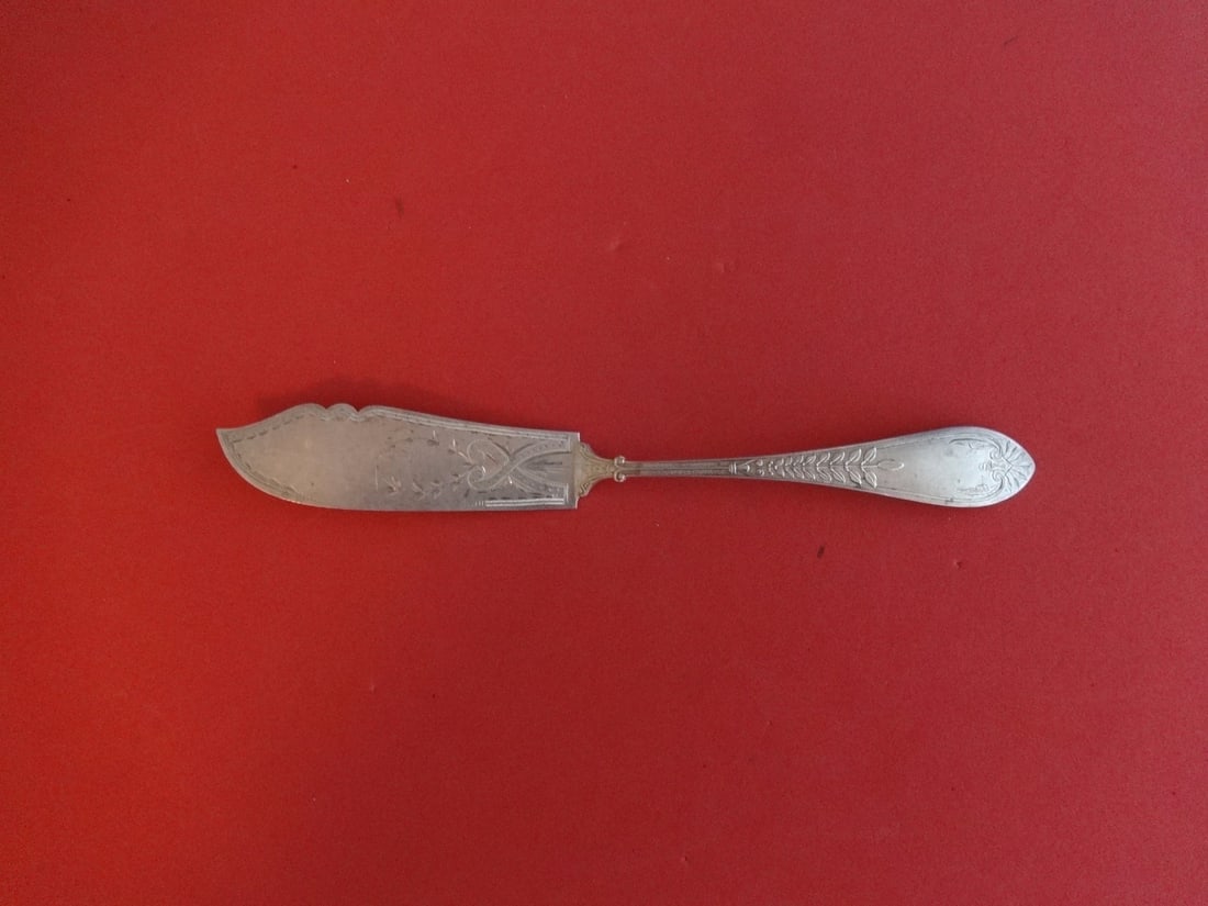 Gorham Palm Sterling Silver 8 Master Butter Knife Bright-Cut Design: Gorham Palm Sterling Silver 8 Master Butter Knife Bright-Cut Design This exquisite 8" master butter knife features a bright-cut design in the elegant Palm pattern by Gorham. Crafted from high-quality