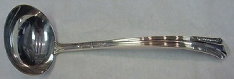 Gorham Shamrock V Sterling Silver Gravy Ladle 6 7/8 Inch: Gorham Shamrock V Sterling Silver Gravy Ladle 6 7/8 Inch This exquisite gravy ladle from Gorham features the elegant Shamrock V pattern, crafted from high-quality sterling silver. Measuring 6 7/8 inch