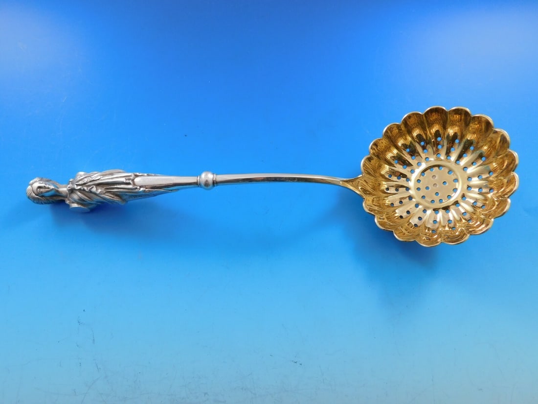 Wendt Bust Sterling Silver 3-D Figural Pea Spoon 8 3/4": Wendt Bust Sterling Silver 3-D Figural Pea Spoon 8 3/4" This exquisite serving spoon, crafted by Wendt, showcases the Bust pattern in masterfully designed sterling silver. Featuring a stunning 3-dimen