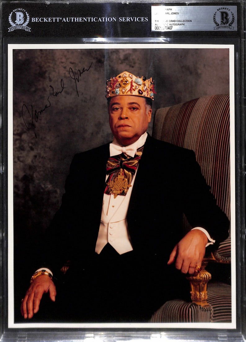 James Earl Jones Signed 8x10 King Jaffe Joffer Photo Beckett Authenticated: James Earl Jones Signed 8x10 King Jaffe Joffer Photo Beckett Authenticated This striking 8x10 photograph features the iconic James Earl Jones as King Jaffe Joffer from the beloved film 'Coming To Amer