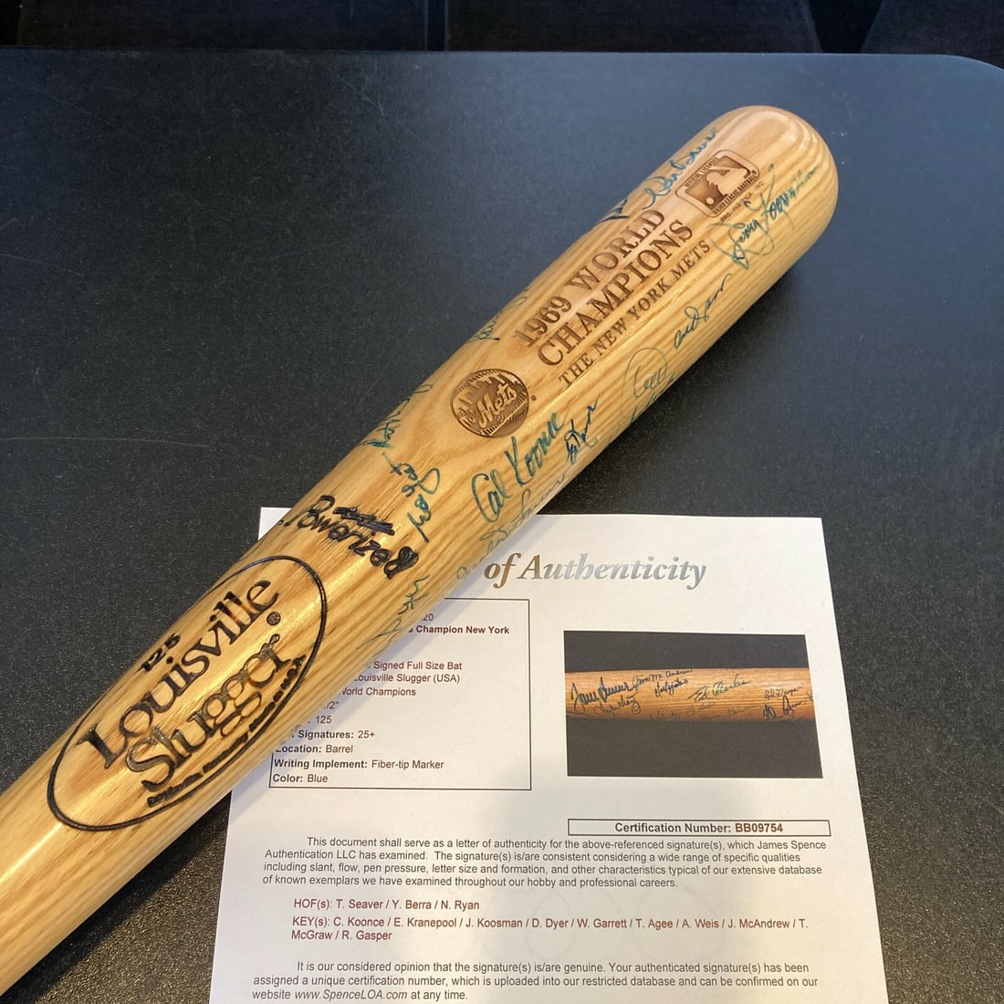 1969 New York Mets Team Signed Bat Nolan Ryan Tom Seaver JSA Authenticated: 1969 New York Mets Team Signed Bat Nolan Ryan Tom Seaver JSA Authenticated Celebrate the historic 1969 New York Mets World Series Championship with this team-signed baseball bat featuring the autograp