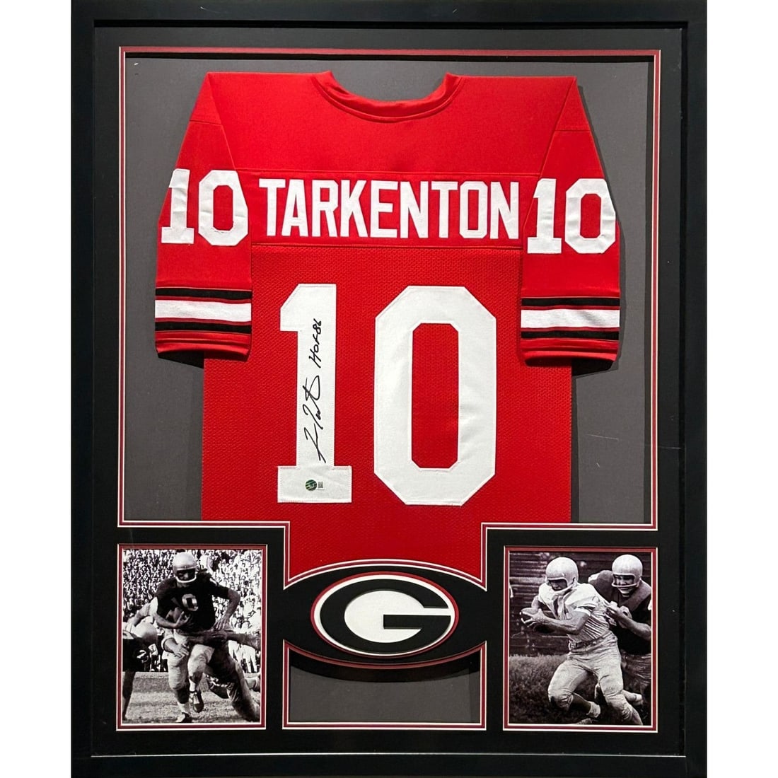 Fran Tarkenton Signed Framed Red Jersey Beckett PSA/DNA Authenticated: Fran Tarkenton Signed Framed Red Jersey Beckett PSA/DNA Authenticated This framed jersey features the signature of NFL legend Fran Tarkenton, known for his remarkable career and contributions to the g