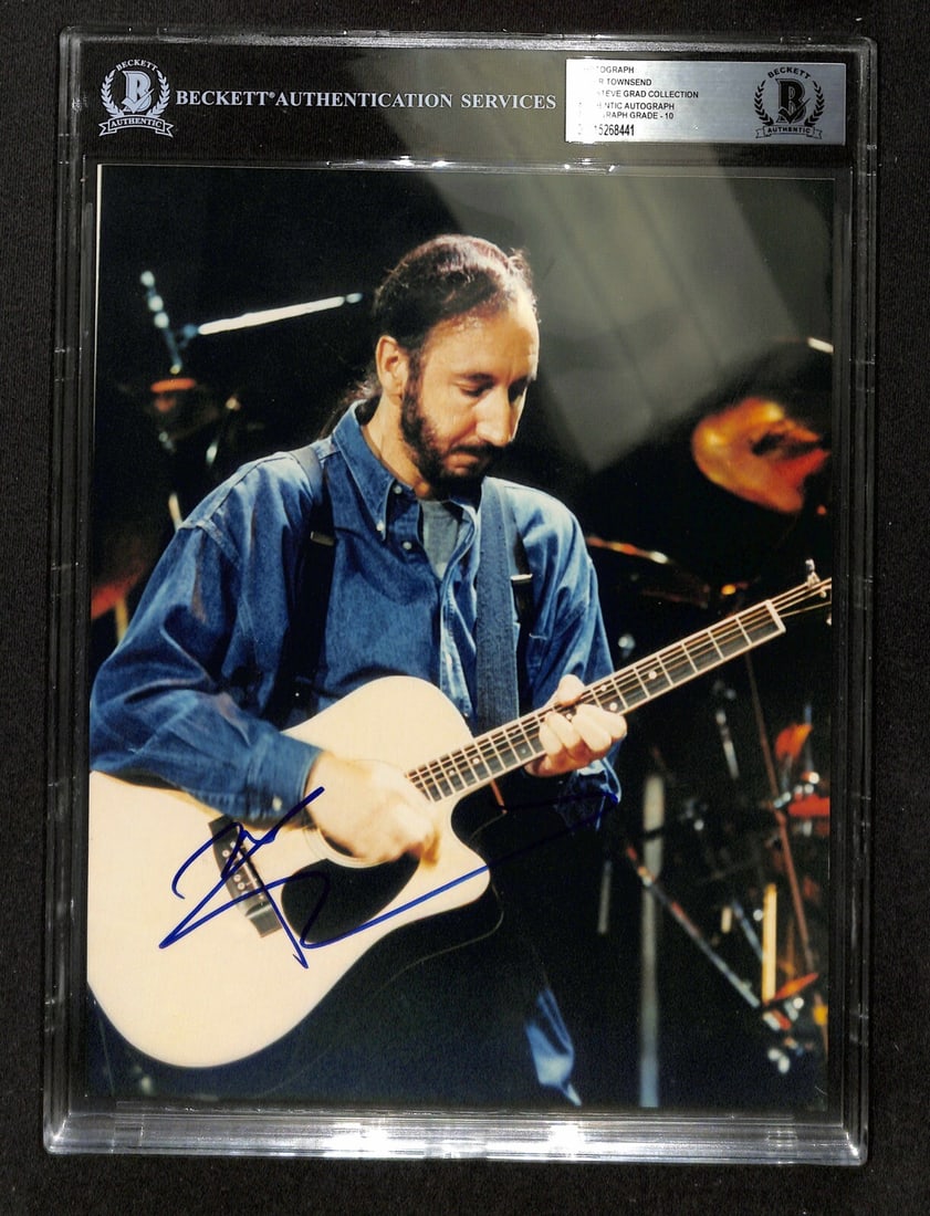 8x10 Photograph Signed by Pete Townshend with Beckett 10 Autograph Grade: 8x10 Photograph Signed by Pete Townshend with Beckett 10 Autograph Grade This is an original 8x10 photograph signed by Pete Townshend of The Who in blue permanent marker. The autograph was obtained in