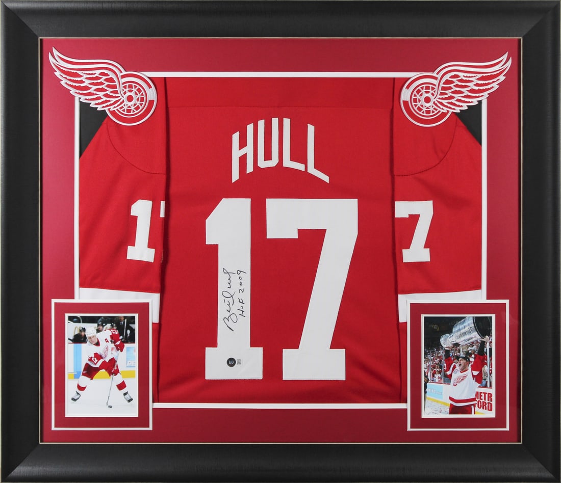 Brett Hull HOF 2009 Signed Framed Jersey Detroit Red Wings Beckett Authenticated: Brett Hull HOF 2009 Signed Framed Jersey Detroit Red Wings Beckett Authenticated Celebrate the legacy of Brett Hull with this authentic signed red pro style framed jersey, featuring the inscription "H