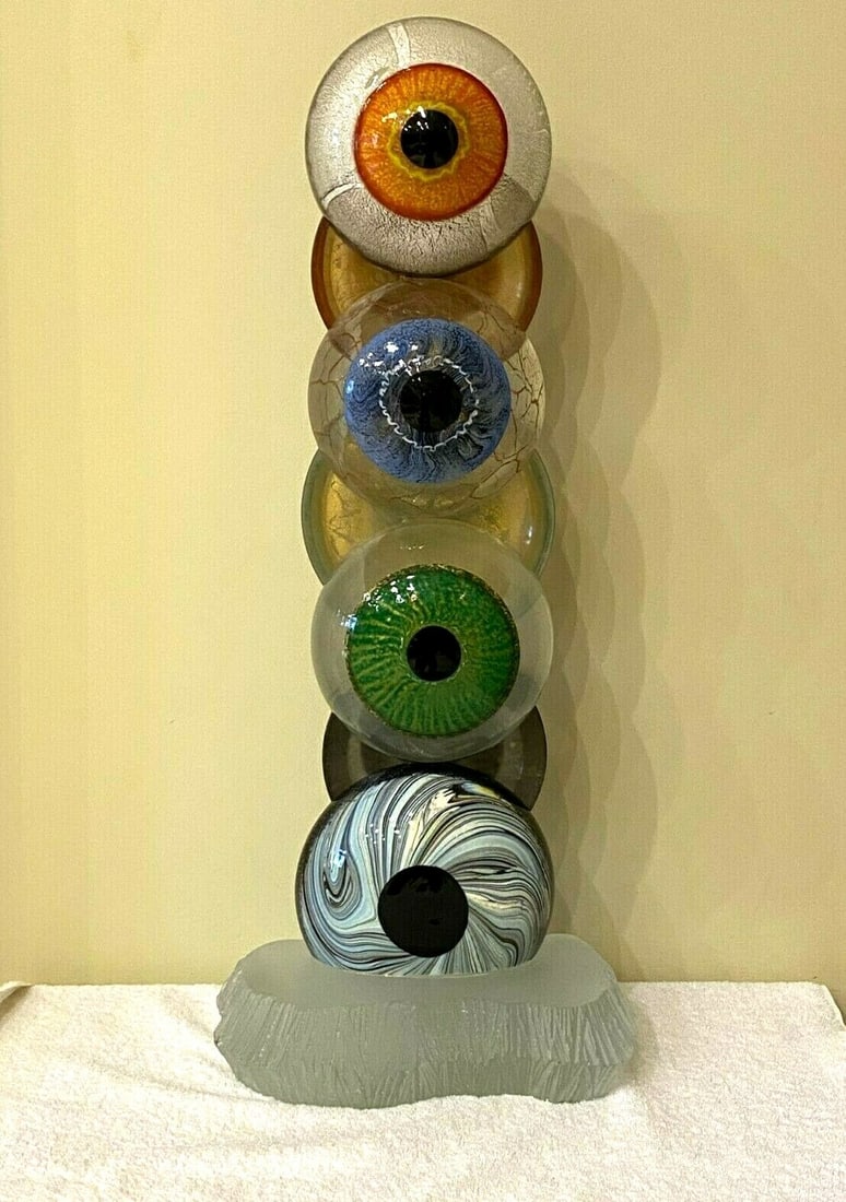 Pino Signoretto Murano Glass Eye Sculpture 27 Inches Multicolor: Pino Signoretto Murano Glass Eye Sculpture 27 Inches Multicolor Presenting a stunning contemporary original sculpture crafted from multicolored Murano glass by renowned Italian artist Pino Signoretto
