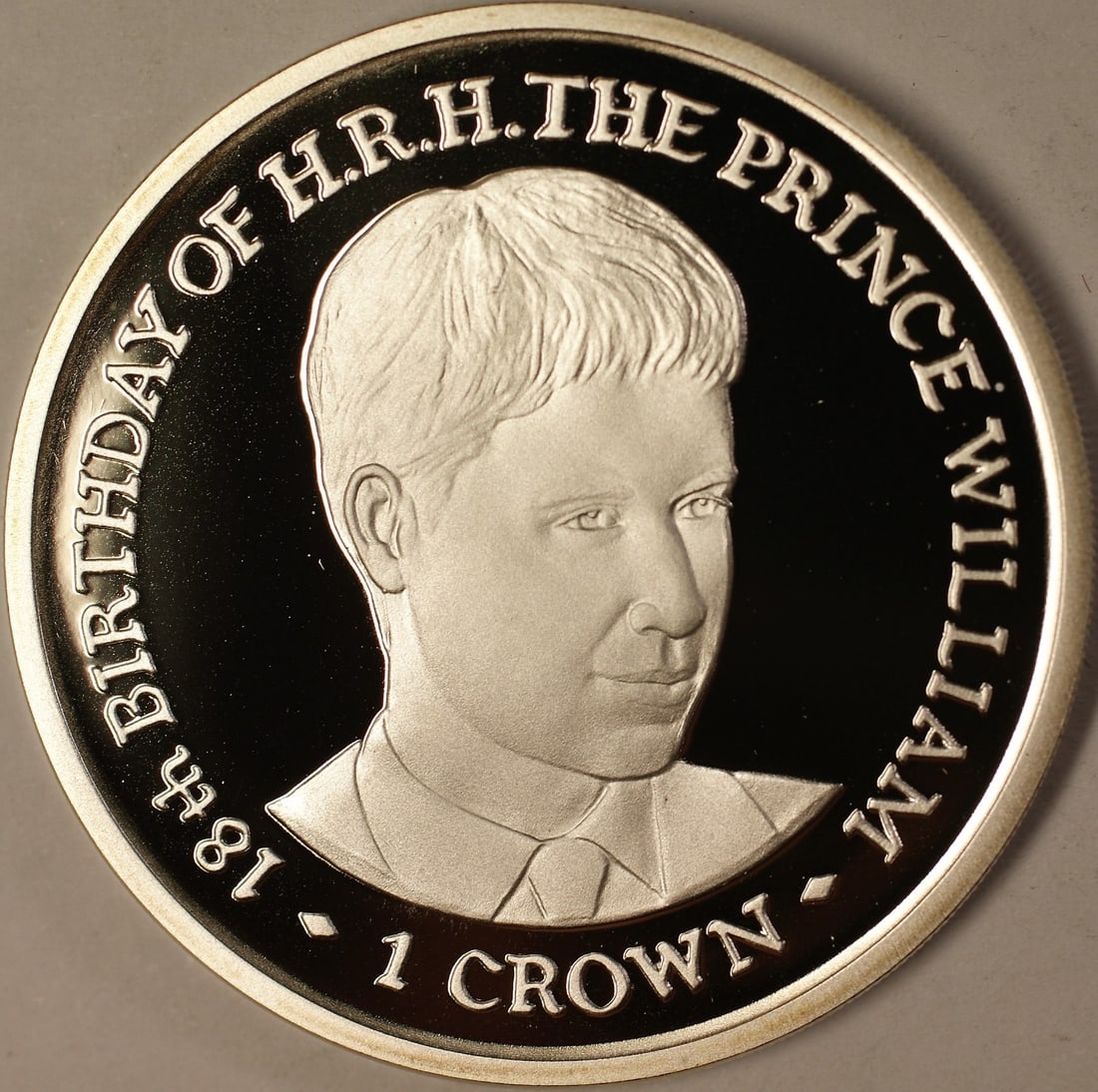 Prince William Birthday 2000 Isle of Man 1 Crown Silver Gem Proof Coin: Prince William Birthday 2000 Isle of Man 1 Crown Silver Gem Proof Coin This is a 2000 Isle of Man 1 Crown silver coin issued to commemorate Prince William's birthday. The coin is in un-used Gem Proof