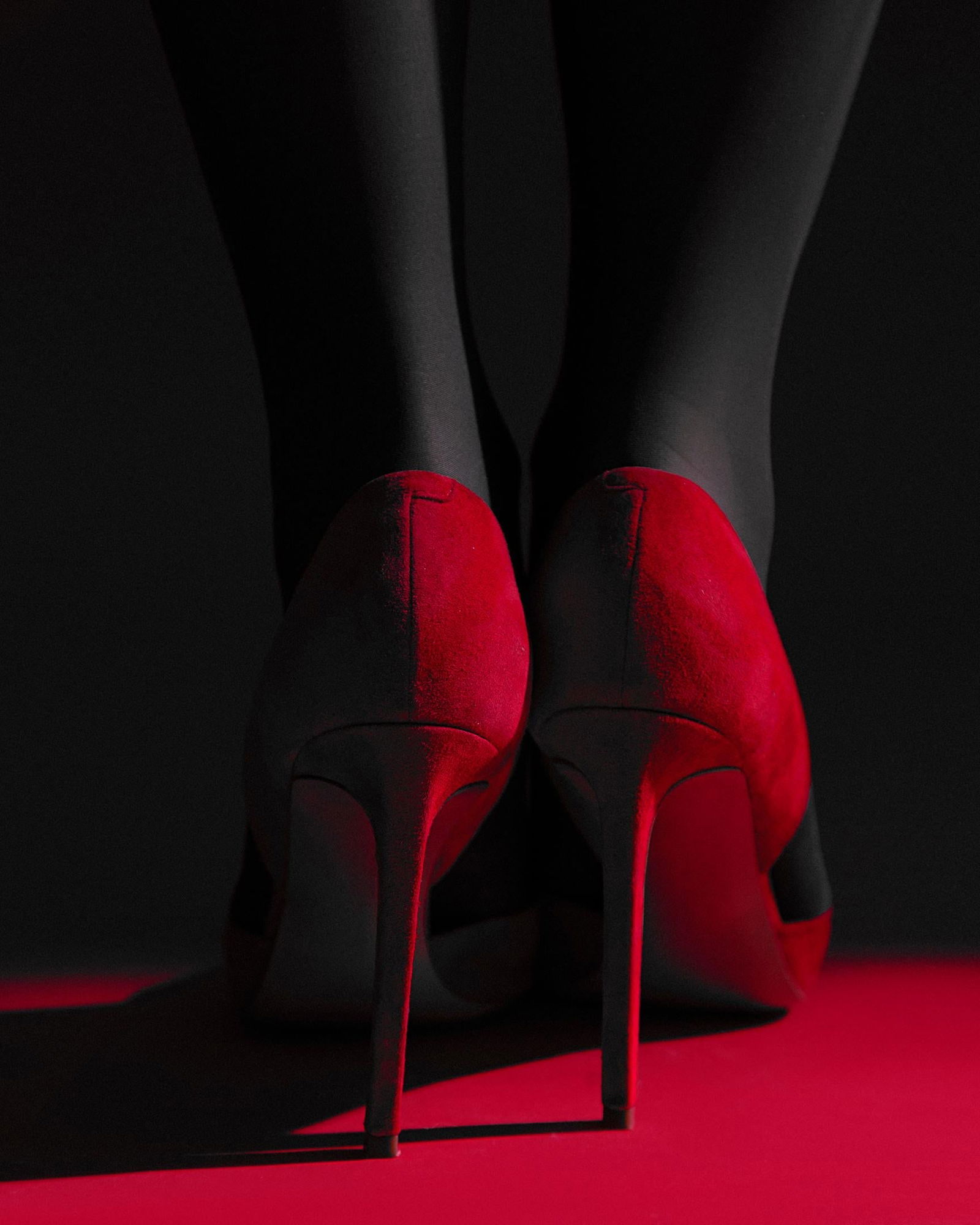 Needles Photography 49 x 39 Edition of 3 by Kseniya Vashchenko: Needles Photography 49 x 39 Edition of 3 by Kseniya Vashchenko "Needles" is a striking contemporary photography piece created by Kseniya Vashchenko in 2022. This artwork, measuring 49 inches in height