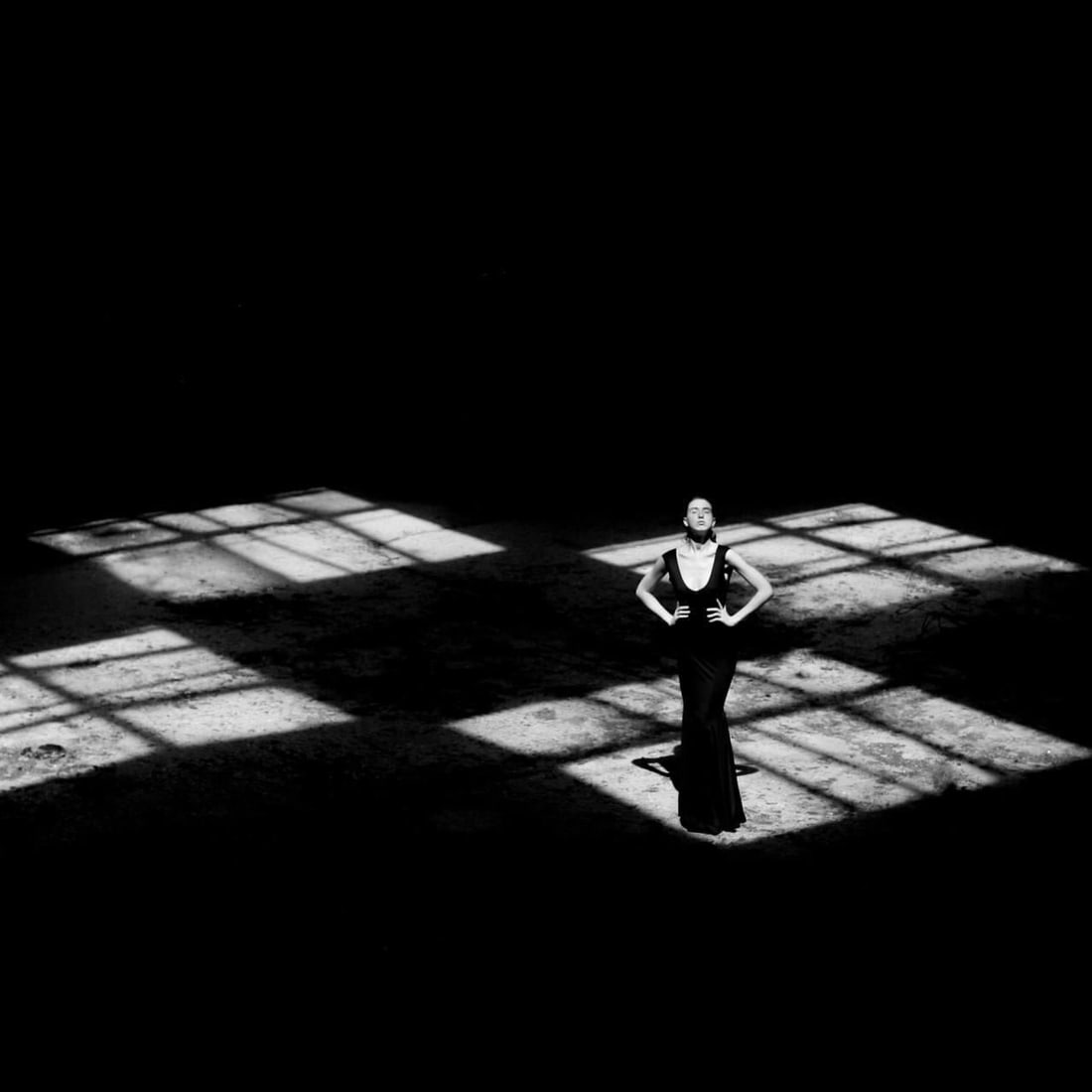 Surrealist Black and White Photo Queen 31x31 in Edition by Olha Stepanian: Surrealist Black and White Photo Queen 31x31 in Edition by Olha Stepanian "Queen" is a black and white surrealist photograph by Olha Stepanian, created in 2019. This un-used print belongs to the limit