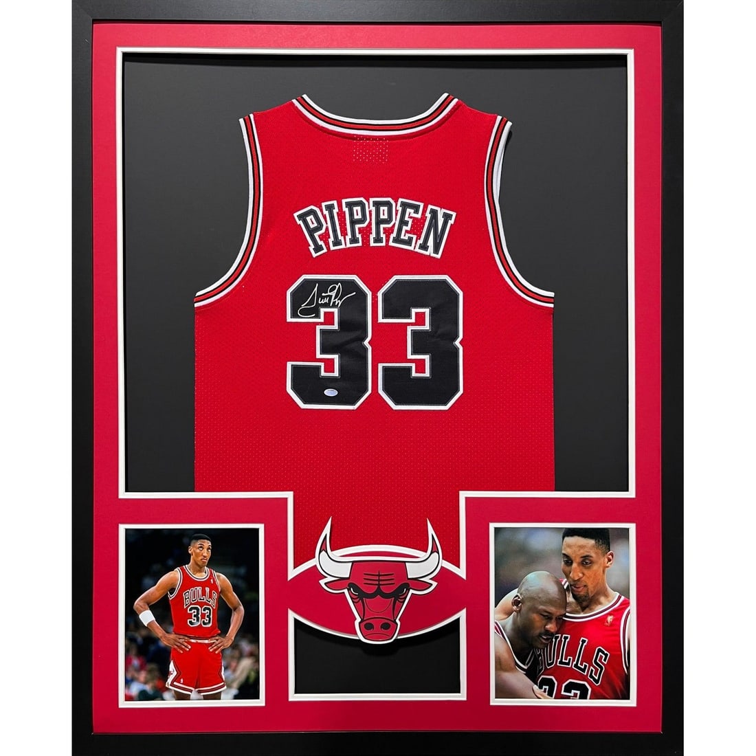 Scottie Pippen Autographed Framed Jersey Chicago Bulls Schwartz Authentication: Scottie Pippen Autographed Framed Jersey Chicago Bulls Schwartz Authentication This framed jersey features a Scottie Pippen autograph, showcasing the legendary player's connection to the Chicago Bulls