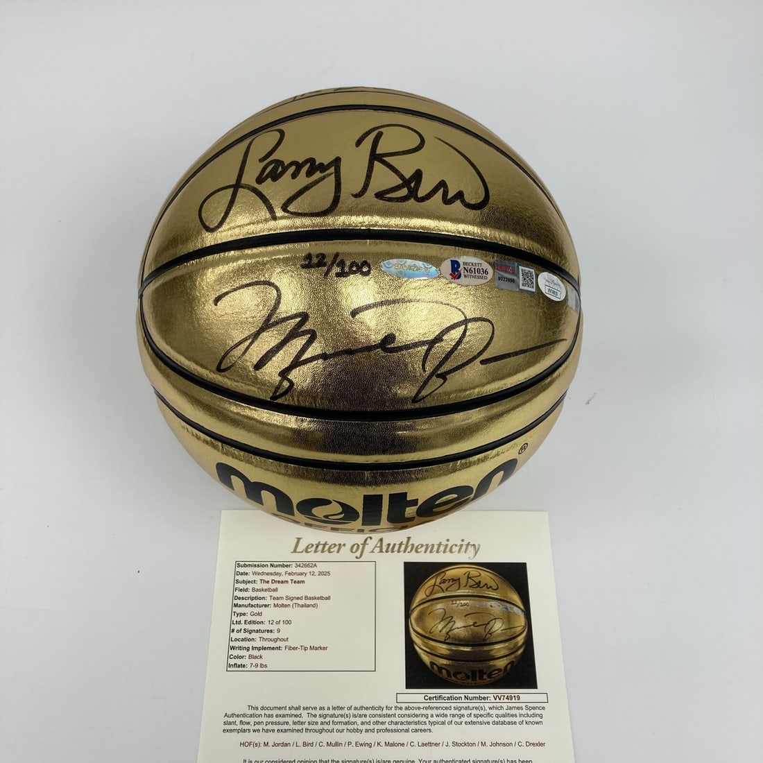 1992 Dream Team USA Signed Basketball Michael Jordan 9 Signatures JSA COA: 1992 Dream Team USA Signed Basketball Michael Jordan 9 Signatures JSA COA Celebrate basketball history with this authentic 1992 Dream Team Olympics Team USA signed Molten basketball. This remarkable c
