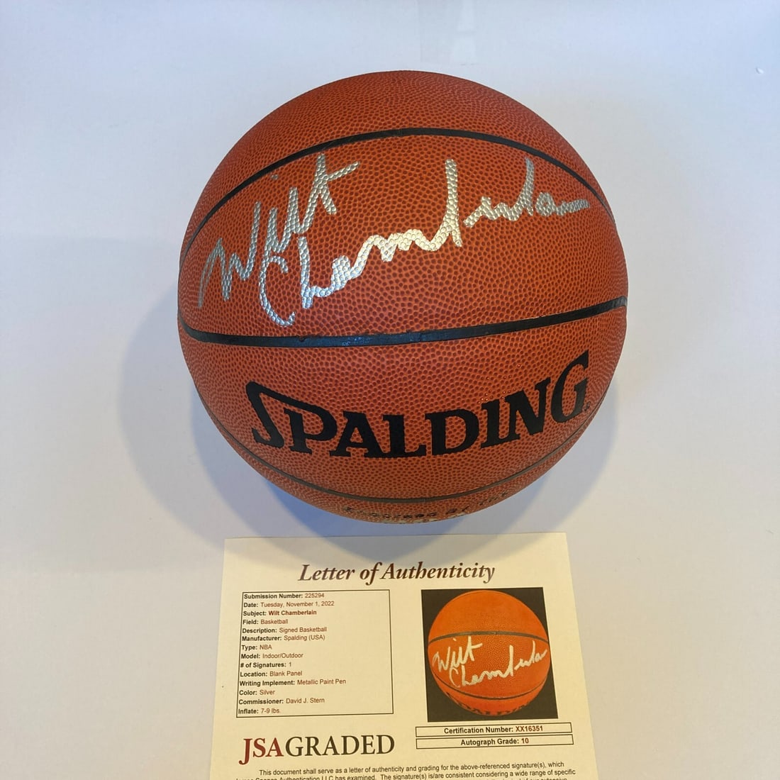 Wilt Chamberlain Signed Spalding NBA Basketball JSA GEM MINT 10: Wilt Chamberlain Signed Spalding NBA Basketball JSA GEM MINT 10 This is a beautiful Spalding NBA basketball signed by the legendary Wilt Chamberlain. The basketball comes with a James Spence Authentic