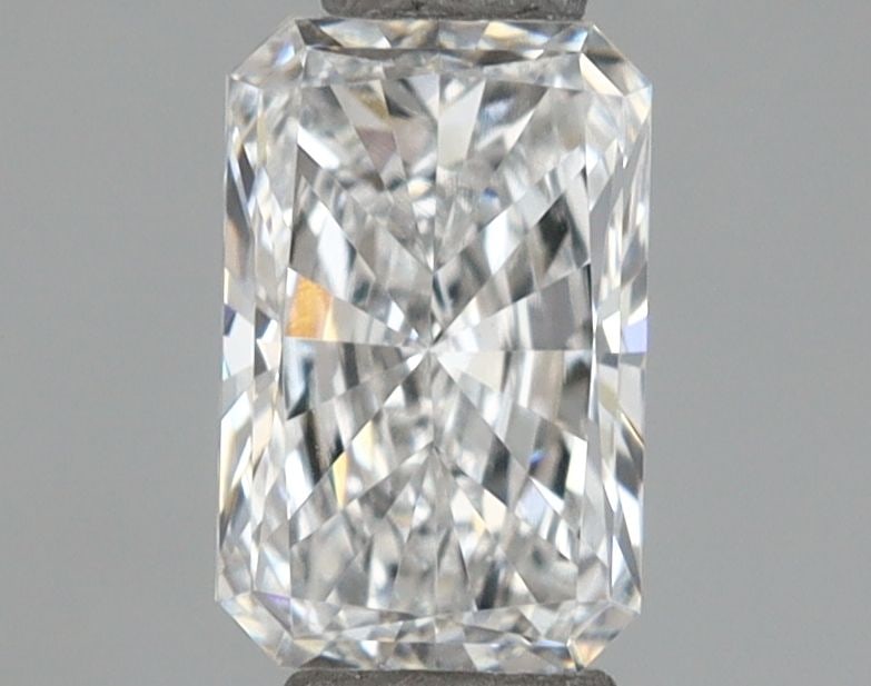 Loose Diamond - RADIANT 0.53ct E VVS1: Loose Diamond - RADIANT 0.53ct E VVS1 Source: This is a real non-mined Diamond that has been grown in a lab Shape: RADIANT Carats: 0.53 Color: E Clarity: VVS1 Certification: IGI Video: