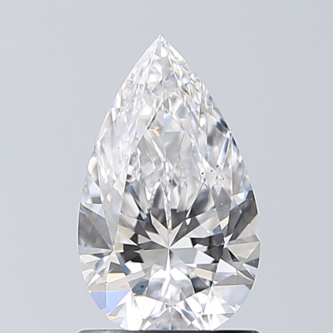 Loose Diamond - PEAR 0.94ct D VS2: Loose Diamond - PEAR 0.94ct D VS2 Source: This is a real non-mined Diamond that has been grown in a lab Shape: PEAR Carats: 0.94 Color: D Clarity: VS2 Certification: IGI Video: