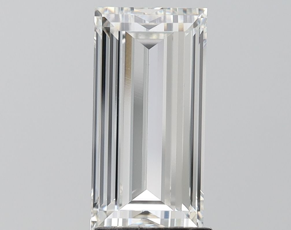 Loose Diamond - BAGUETTE 2.85ct H VVS2: Loose Diamond - BAGUETTE 2.85ct H VVS2 Source: This is a real non-mined Diamond that has been grown in a lab Shape: BAGUETTE Carats: 2.85 Color: H Clarity: VVS2 Certification: IGI Video: