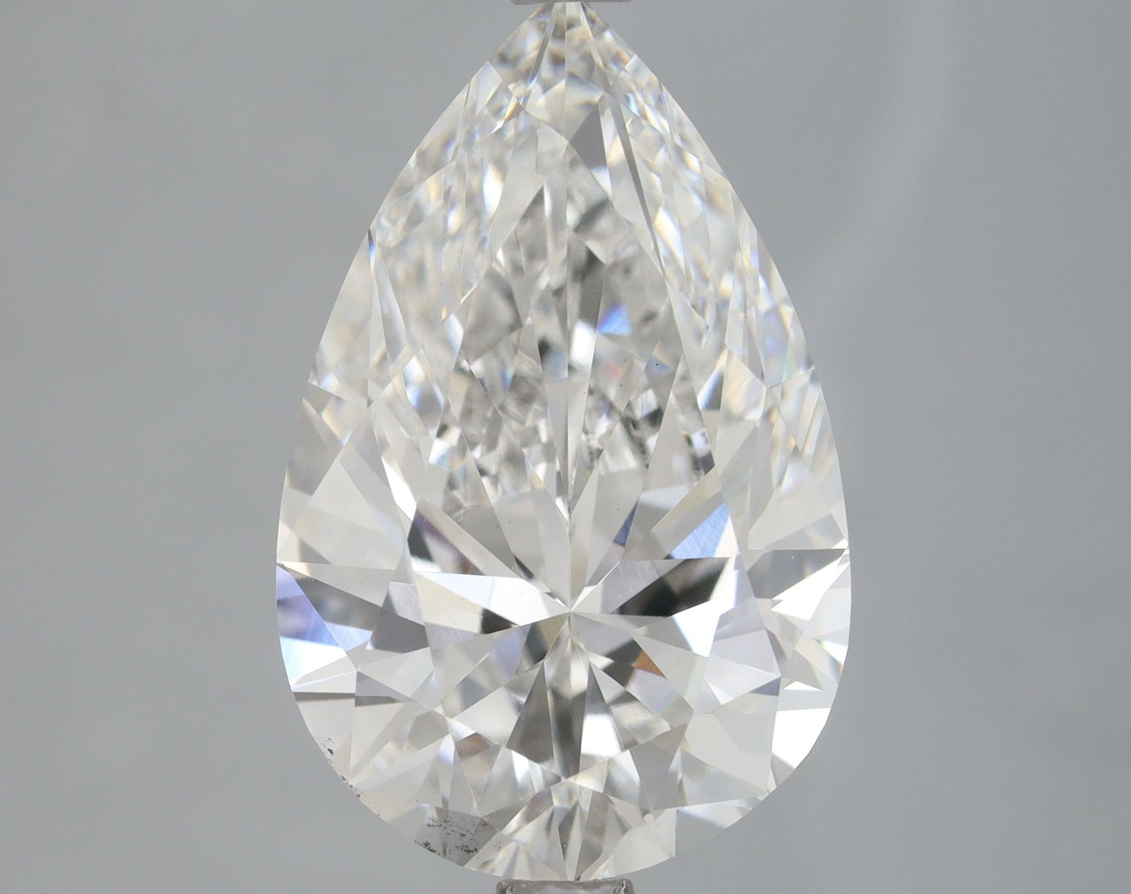 Loose Diamond - PEAR 4.01ct G VS1: Loose Diamond - PEAR 4.01ct G VS1 Source: This is a real non-mined Diamond that has been grown in a lab Shape: PEAR Carats: 4.01 Color: G Clarity: VS1 Certification: IGI Video: