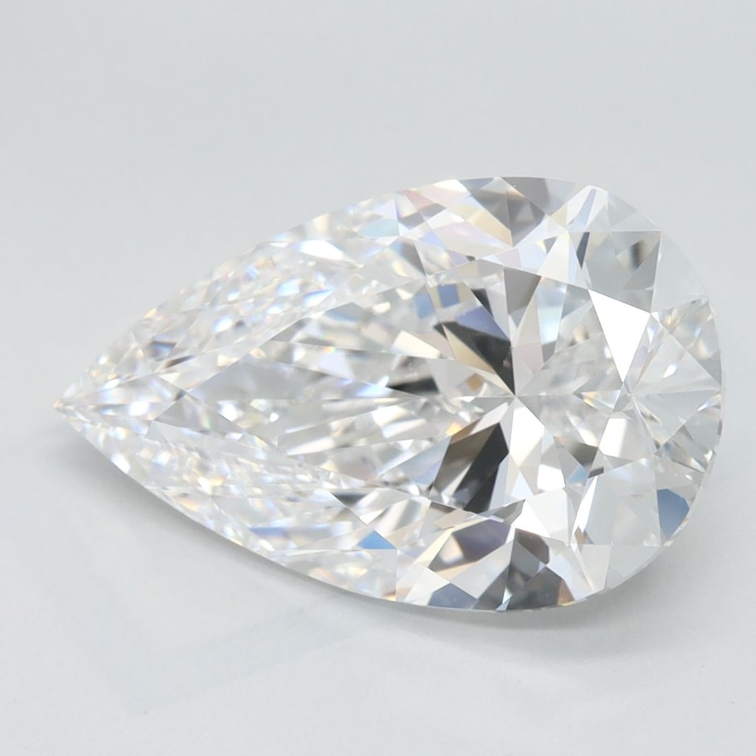 Loose Diamond - PEAR 3.72ct E VVS1: Loose Diamond - PEAR 3.72ct E VVS1 Source: This is a real non-mined Diamond that has been grown in a lab Shape: PEAR Carats: 3.72 Color: E Clarity: VVS1 Certification: GIA Video: