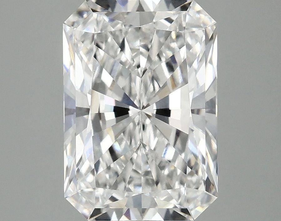 Loose Diamond - RADIANT 3.09ct D VS1: Loose Diamond - RADIANT 3.09ct D VS1 Source: This is a real non-mined Diamond that has been grown in a lab Shape: RADIANT Carats: 3.09 Color: D Clarity: VS1 Certification: IGI Additional images availa