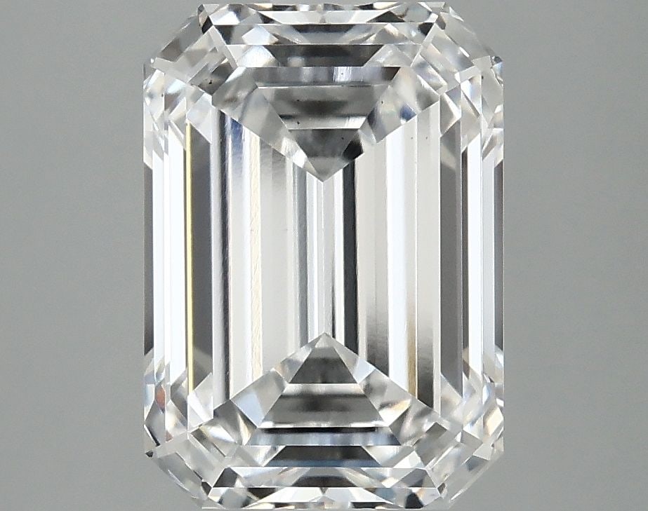 Loose Diamond - EMERALD 4.09ct D VS2: Loose Diamond - EMERALD 4.09ct D VS2 Source: This is a real non-mined Diamond that has been grown in a lab Shape: EMERALD Carats: 4.09 Color: D Clarity: VS2 Certification: IGI Video: