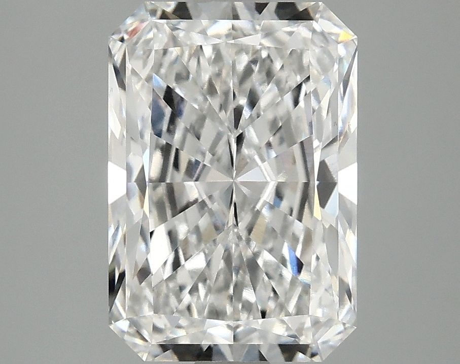Loose Diamond - RADIANT 3.02ct E VS1: Loose Diamond - RADIANT 3.02ct E VS1 Source: This is a real non-mined Diamond that has been grown in a lab Shape: RADIANT Carats: 3.02 Color: E Clarity: VS1 Certification: IGI Video: