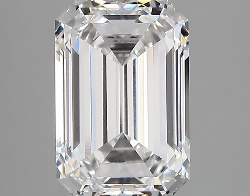 Loose Diamond - EMERALD 2.72ct E VVS2: Loose Diamond - EMERALD 2.72ct E VVS2 Source: This is a real non-mined Diamond that has been grown in a lab Shape: EMERALD Carats: 2.72 Color: E Clarity: VVS2 Certification: IGI Video: