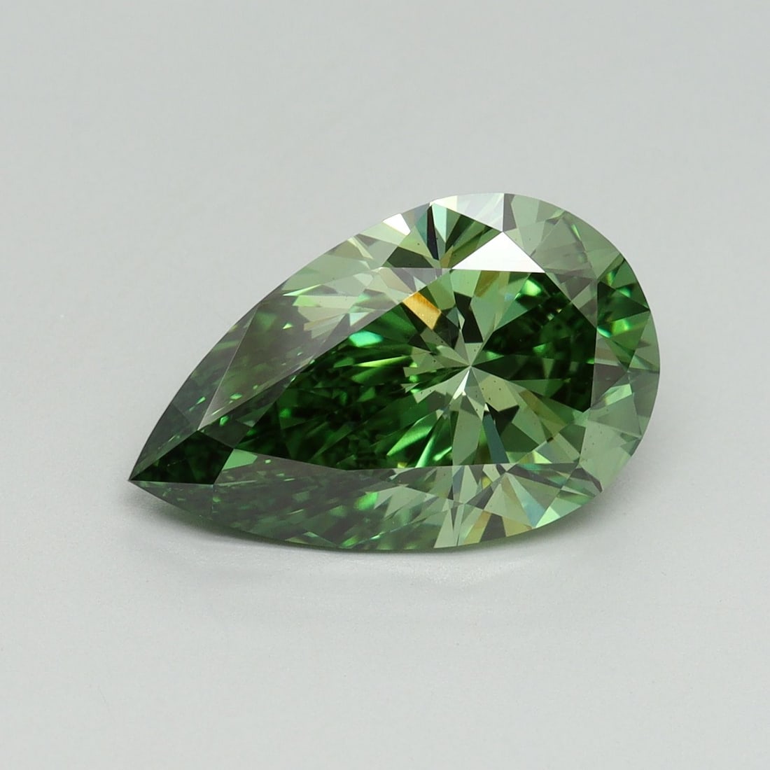 Loose Diamond - PEAR 4.02ct Fancy Vivid Green VS2: Loose Diamond - PEAR 4.02ct Fancy Vivid Green VS2 Source: This is a real non-mined Diamond that has been grown in a lab Shape: PEAR Carats: 4.02 Color: Fancy Vivid Green Certification: IGI Video: