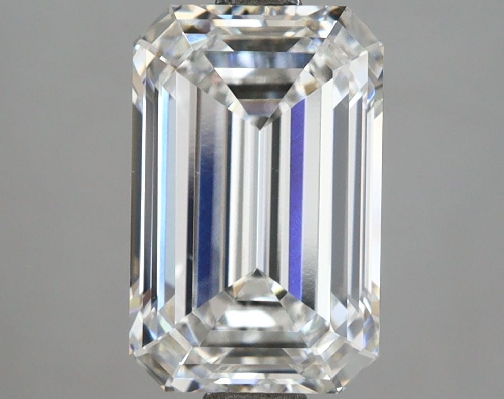 Loose Diamond - EMERALD 3.1ct F VVS1: Loose Diamond - EMERALD 3.1ct F VVS1 Source: This is a real non-mined Diamond that has been grown in a lab Shape: EMERALD Carats: 3.1 Color: F Clarity: VVS1 Certification: IGI Video: