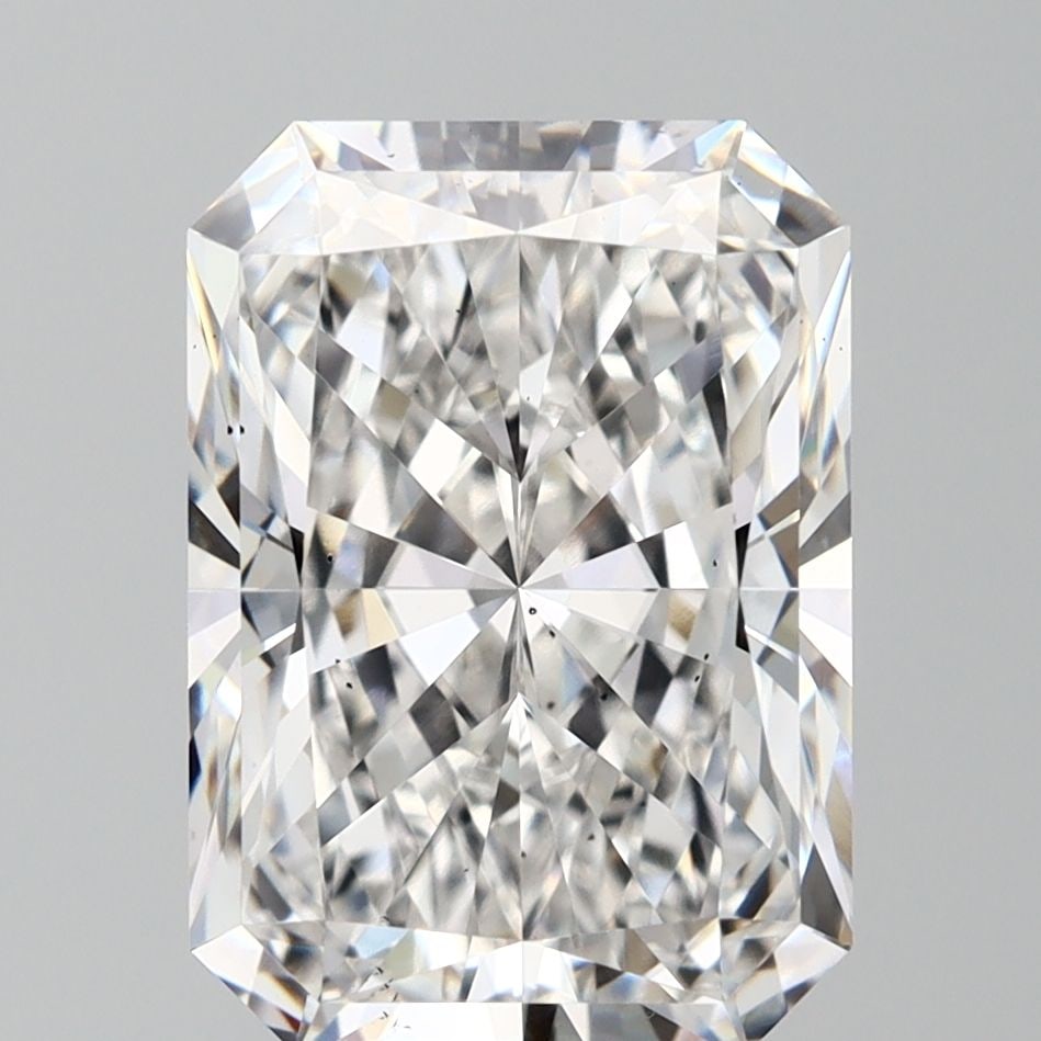 Loose Diamond - RADIANT 5.67ct F VS2: Loose Diamond - RADIANT 5.67ct F VS2 Source: This is a real non-mined Diamond that has been grown in a lab Shape: RADIANT Carats: 5.67 Color: F Clarity: VS2 Certification: IGI Video: