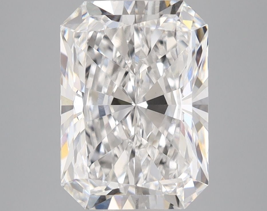 Loose Diamond - RADIANT 3.08ct D VVS2: Loose Diamond - RADIANT 3.08ct D VVS2 Source: This is a real non-mined Diamond that has been grown in a lab Shape: RADIANT Carats: 3.08 Color: D Clarity: VVS2 Certification: IGI Video: