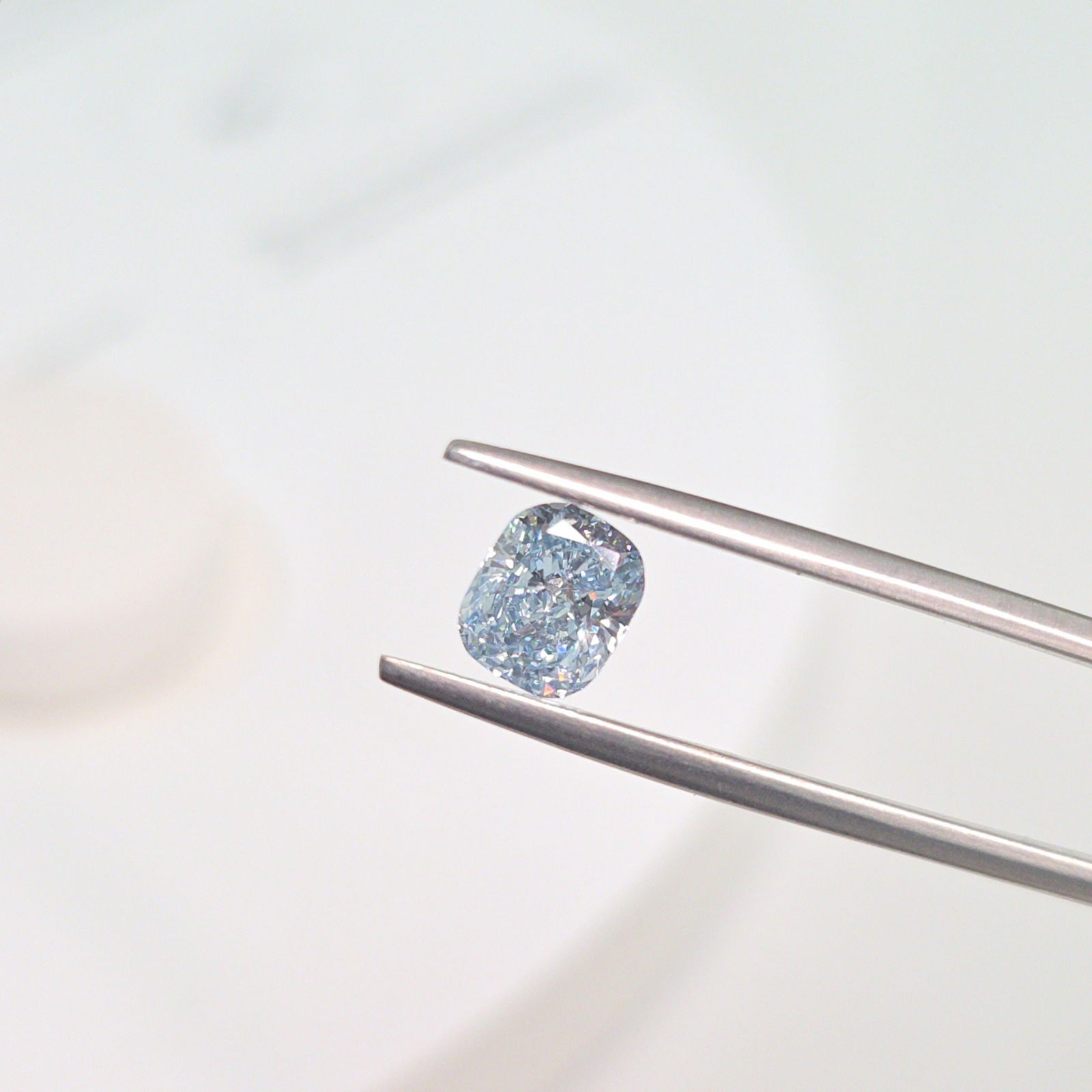 Loose Diamond - CUSHION MODIFIED 1.07ct Fancy Blue VS1: Loose Diamond - CUSHION MODIFIED 1.07ct Fancy Blue VS1 Source: This is a real non-mined Diamond that has been grown in a lab Shape: CUSHION MODIFIED Carats: 1.07 Color: Fancy Blue Certification: IGI V