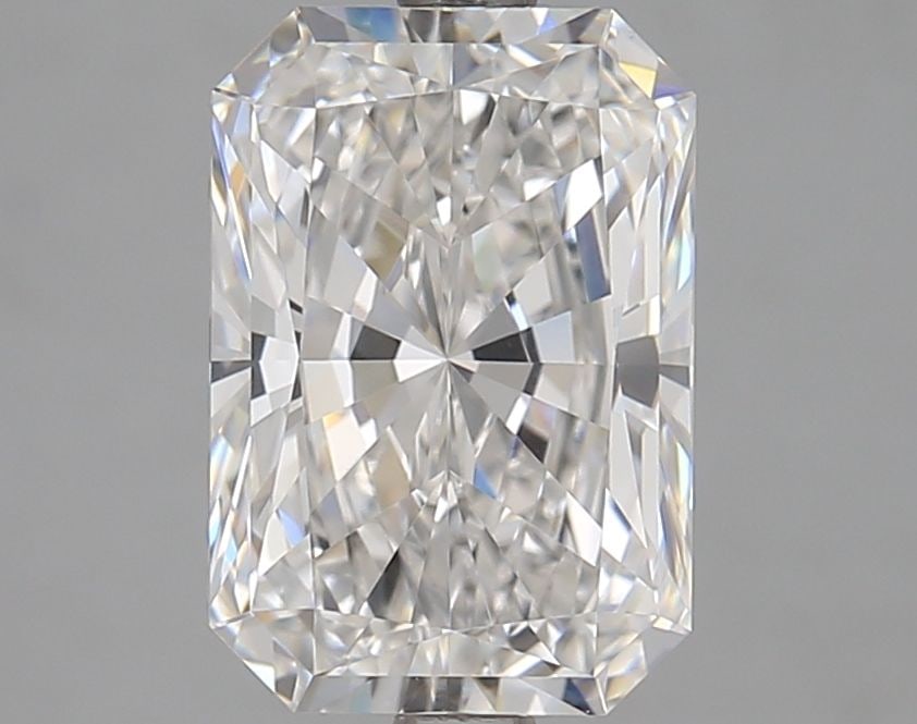 Loose Diamond - RADIANT 3.18ct E VVS2: Loose Diamond - RADIANT 3.18ct E VVS2 Source: This is a real non-mined Diamond that has been grown in a lab Shape: RADIANT Carats: 3.18 Color: E Clarity: VVS2 Certification: GIA Video:
