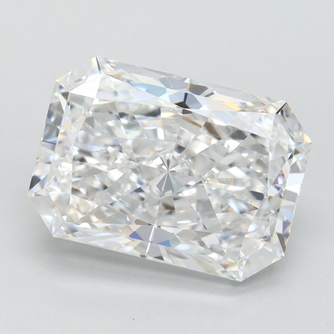 Loose Diamond - RADIANT 3.32ct D IF: Loose Diamond - RADIANT 3.32ct D IF Source: This is a real non-mined Diamond that has been grown in a lab Shape: RADIANT Carats: 3.32 Color: D Clarity: IF Certification: IGI Video: Video Link