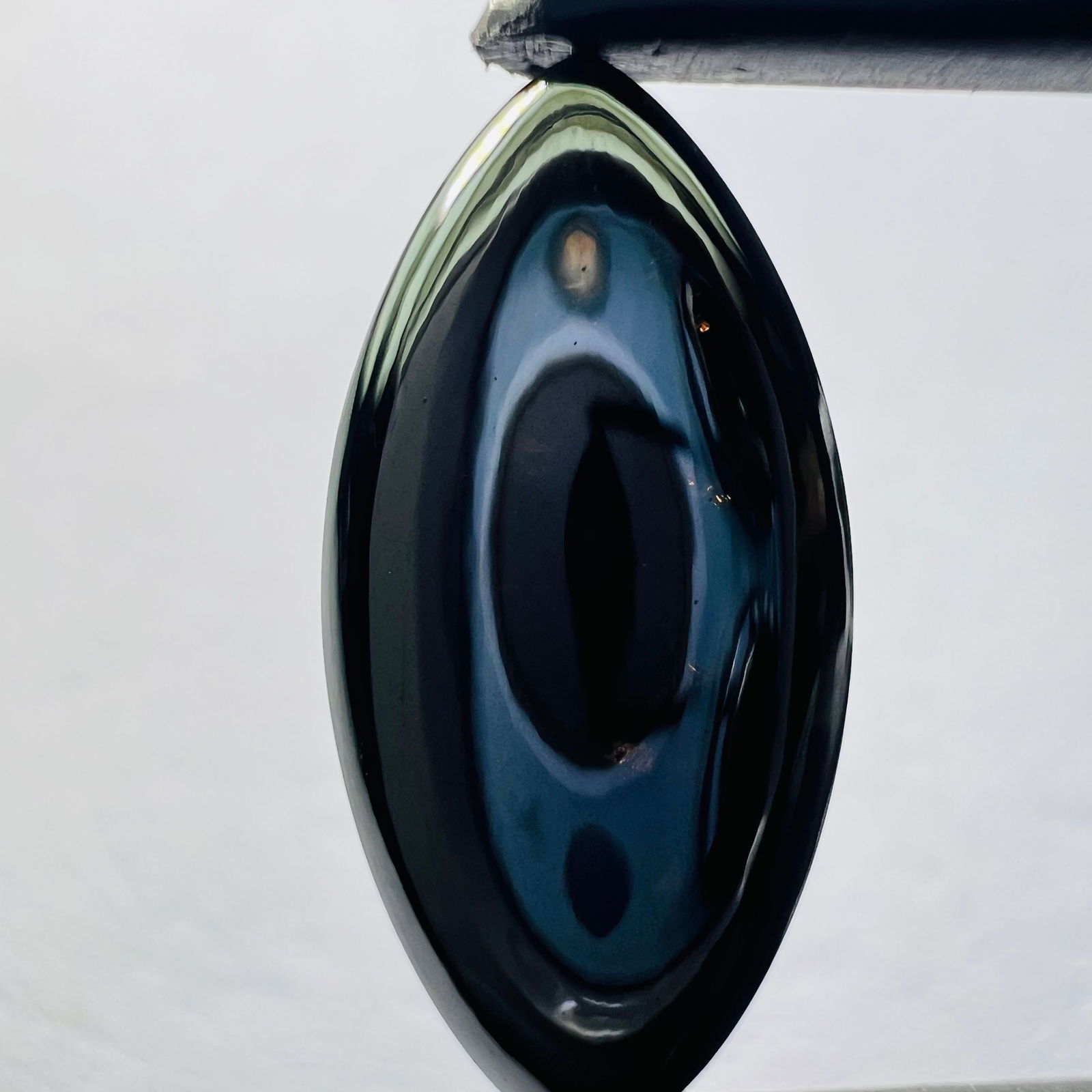 Loose Diamond - MARQUISE 3.12ct Black I1: Loose Diamond - MARQUISE 3.12ct Black I1 Source: This is a real non-mined Diamond that has been grown in a lab Shape: MARQUISE Carats: 3.12 Color: Black Certification: NONE Video: