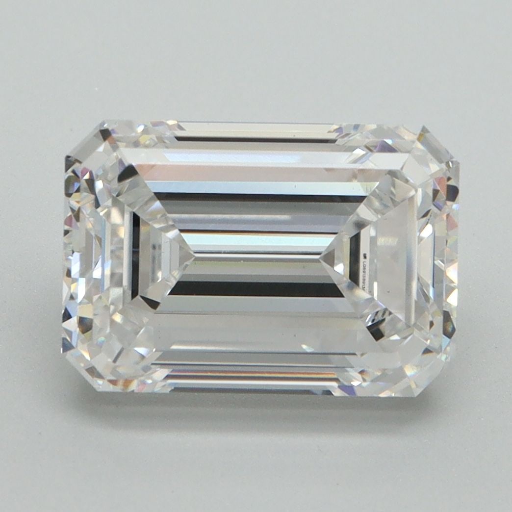 Loose Diamond - EMERALD 4.08ct D VVS2: Loose Diamond - EMERALD 4.08ct D VVS2 Source: This is a real non-mined Diamond that has been grown in a lab Shape: EMERALD Carats: 4.08 Color: D Clarity: VVS2 Certification: IGI Video: