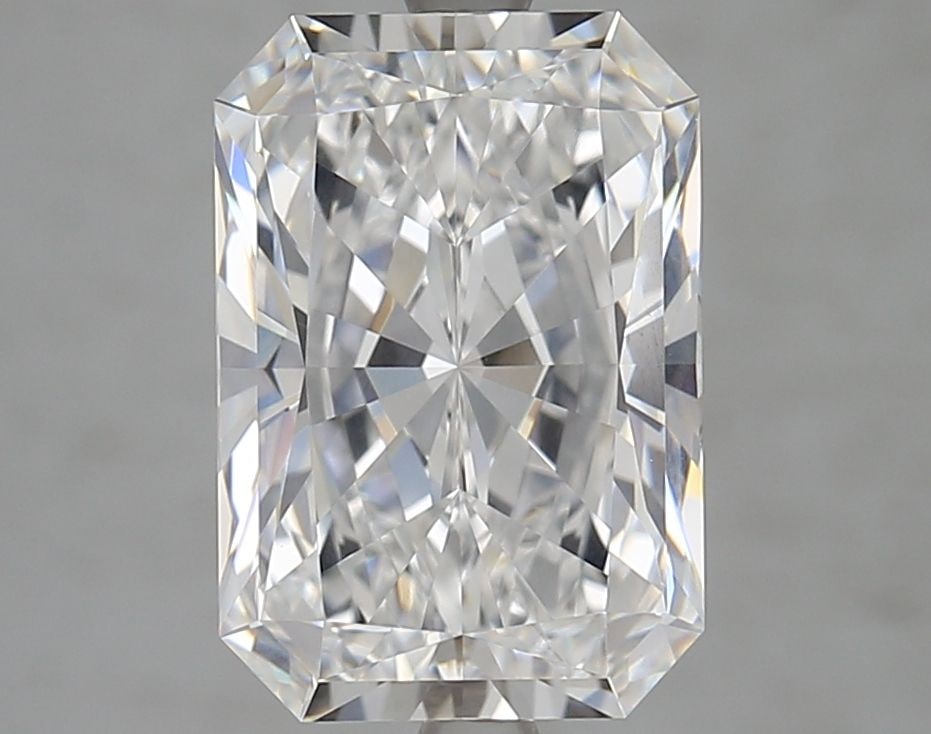 Loose Diamond - RADIANT 4.03ct D VVS1: Loose Diamond - RADIANT 4.03ct D VVS1 Source: This is a real non-mined Diamond that has been grown in a lab Shape: RADIANT Carats: 4.03 Color: D Clarity: VVS1 Certification: GIA Video: