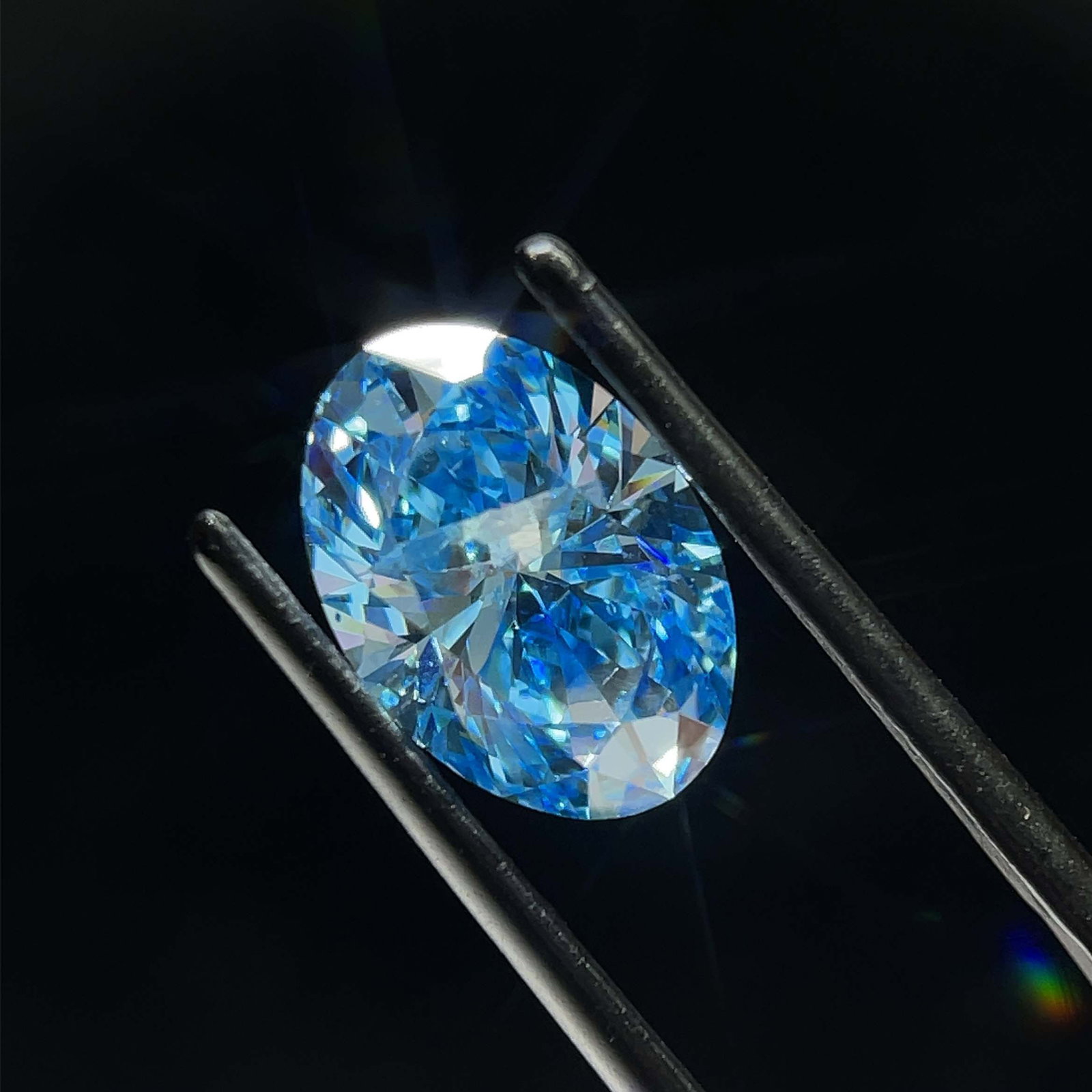 Loose Diamond - OVAL 3.25ct Fancy Vivid Blue I2: Loose Diamond - OVAL 3.25ct Fancy Vivid Blue I2 Source: This is a real non-mined Diamond that has been grown in a lab Shape: OVAL Carats: 3.25 Color: Fancy Vivid Blue Certification: IGI Video: