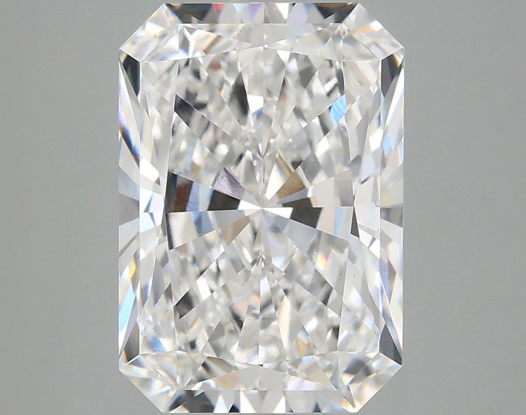 Loose Diamond - RADIANT 5.09ct D VS1: Loose Diamond - RADIANT 5.09ct D VS1 Source: This is a real non-mined Diamond that has been grown in a lab Shape: RADIANT Carats: 5.09 Color: D Clarity: VS1 Certification: IGI Video: